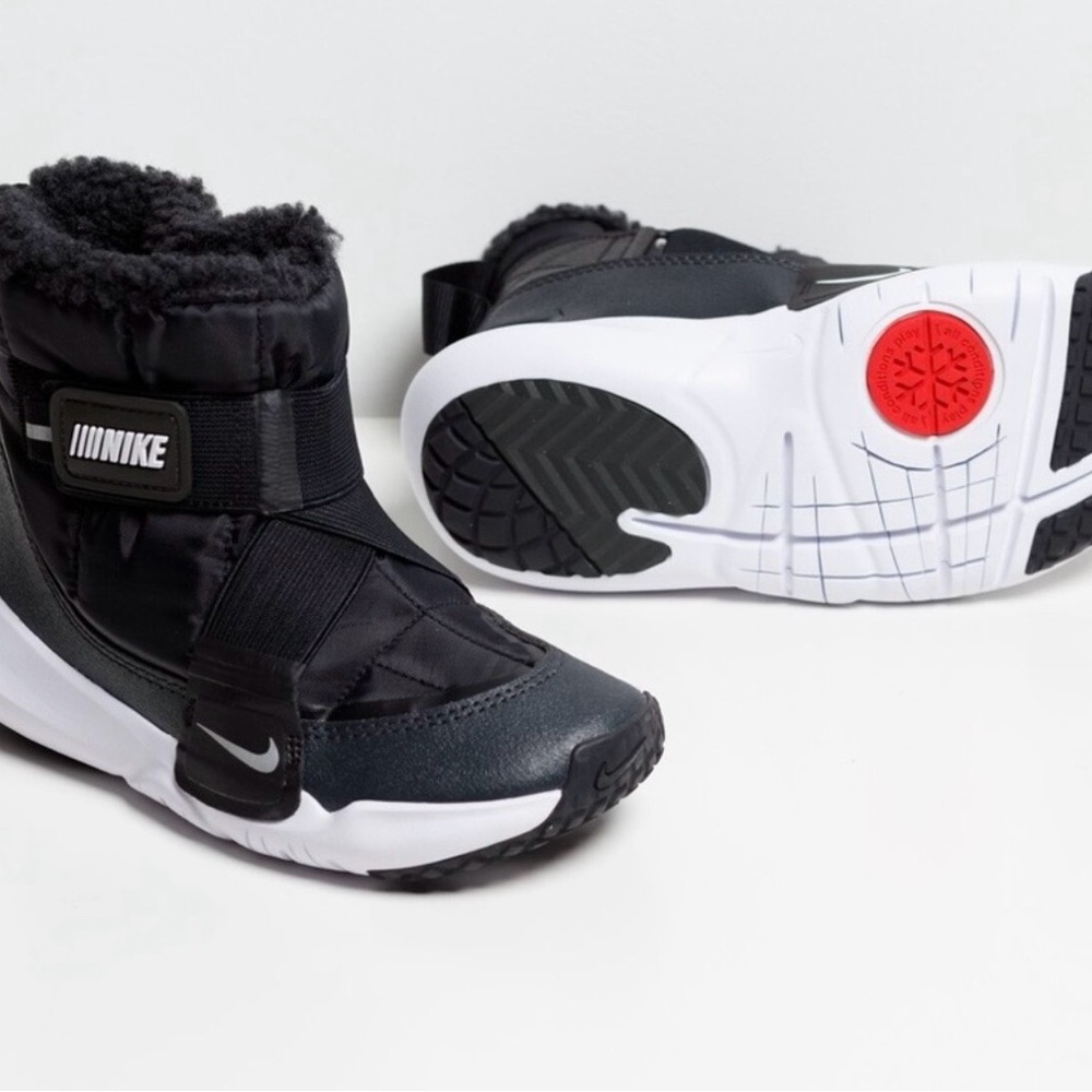Nike little kids flex advanced Black and White Snow boots